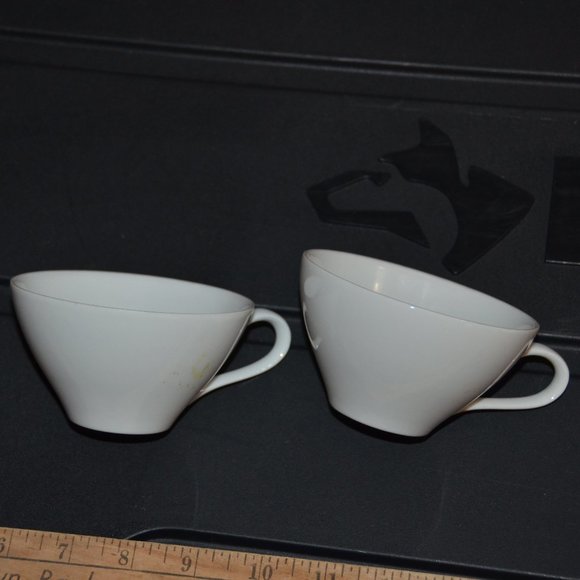 New set of 2 vintage Japanese tea cups solid white teacup from Japan bon… - Picture 5 of 15